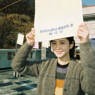 推荐Kim jisoo小众化头像3