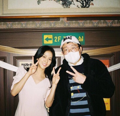 推荐Kim jisoo小众化头像4
