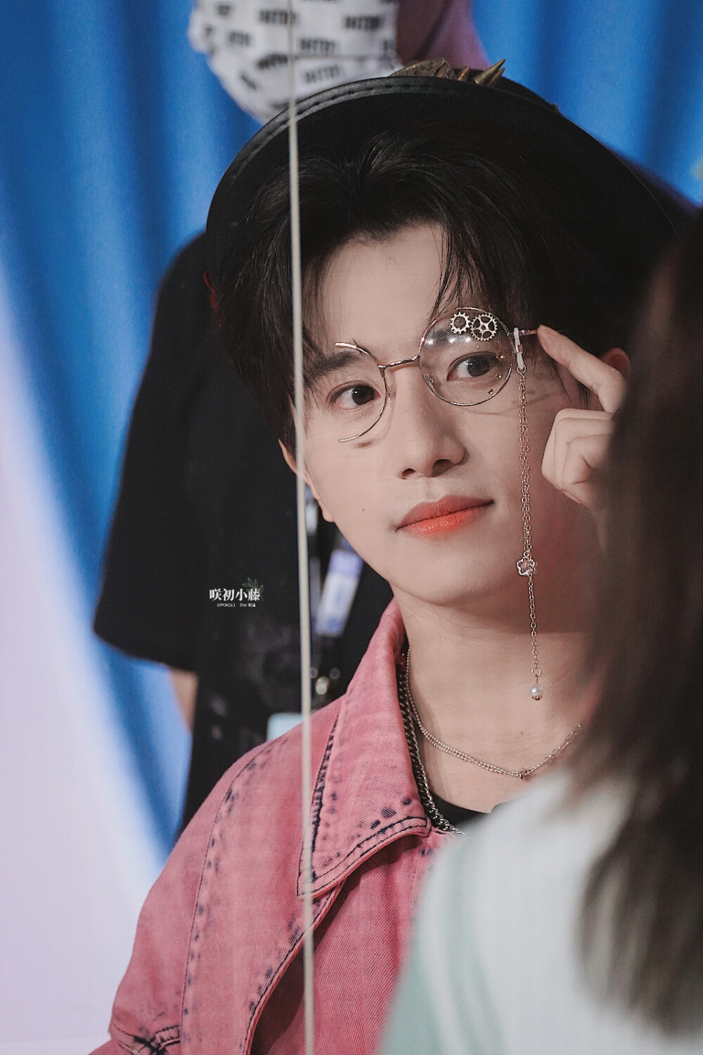 into1伯远签售会