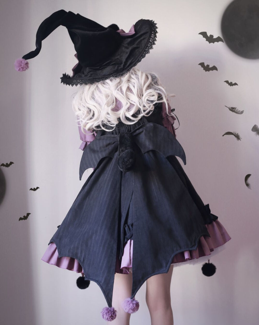 姐妹们KiwiKitty奇异猫家的黑猫魔女应该搭配什么小物比较好，我看模特小姐姐搭的帽子很好看，除了帽子还有推荐的吗