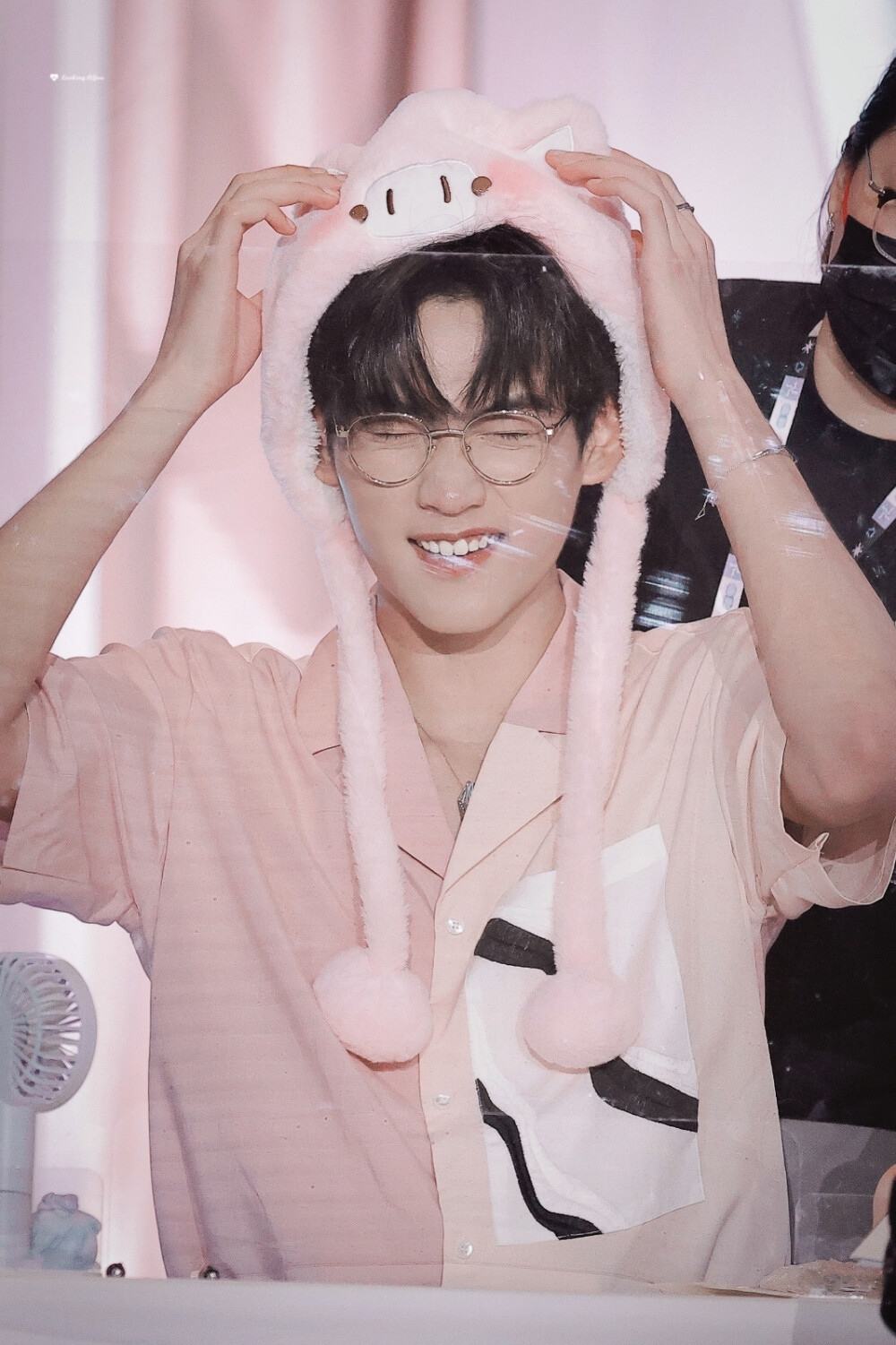 into1 周柯宇‖签售会图源微博见水印 - 堆糖,美图壁纸兴趣社区