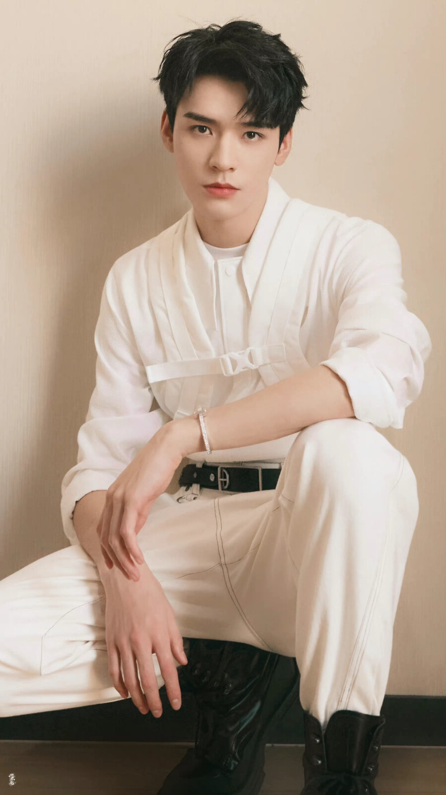 78龚俊 cr@一米九oo #龚俊战至巅峰最新… - 堆糖,美图壁纸兴趣社区