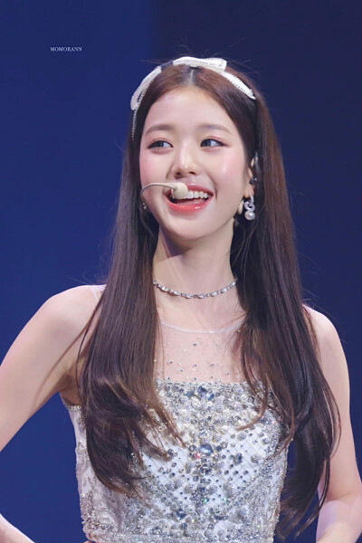 WONYOUNG 张员瑛
©momo_RAN_ 禁二改禁商用