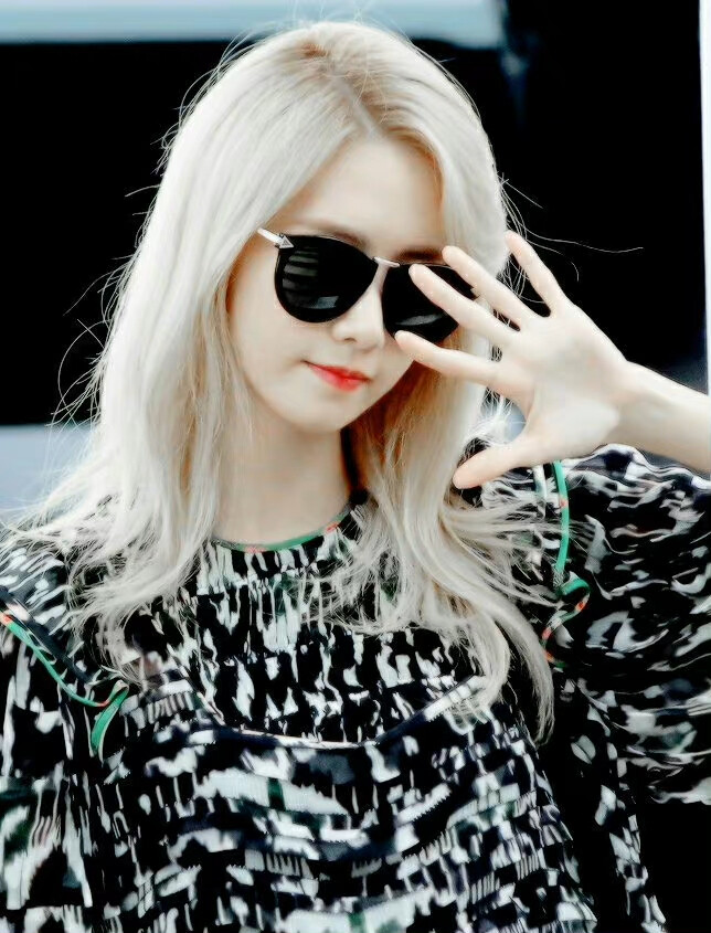 林允儿 08logo 侵权删. - 堆糖,美图壁纸兴趣社区