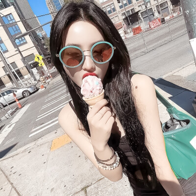 田小娟.全昭妍
娟姐驾到统统闪开！