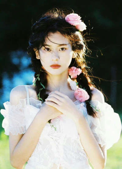 “风说了许多 把夏天注得盈满” ​
摄影：@黎小遇 ​