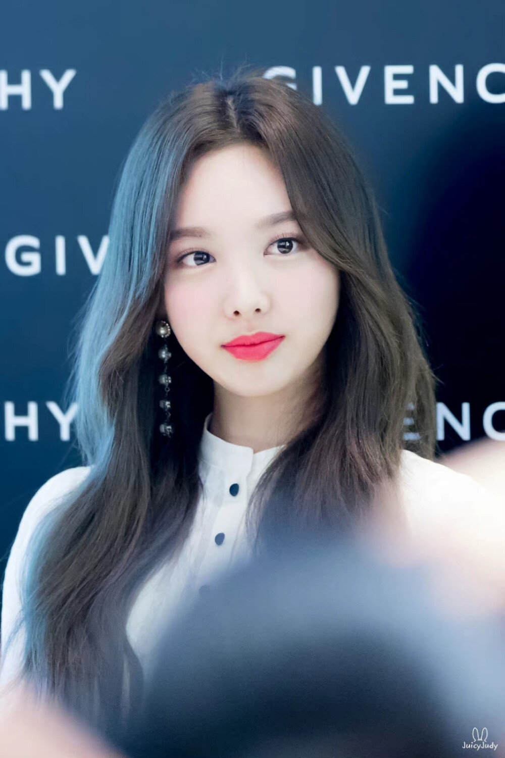 林娜琏 NAYEON
©logo 侵权删.