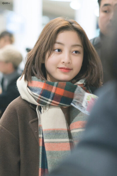 JIHYO 朴志效
©logo 侵权删.