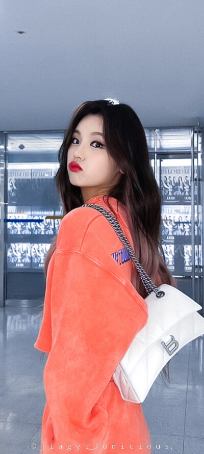 “海的那边还是海吗”
黄礼志yeji｜壁纸5p｜自修