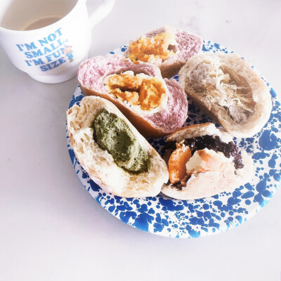 ：赵露思
美好的一天开始啦～