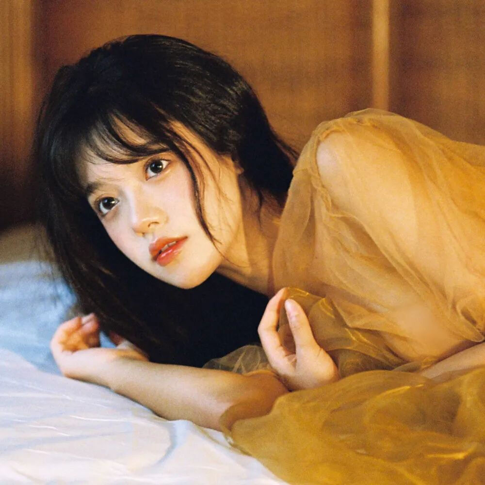 真人女生头像侵删
