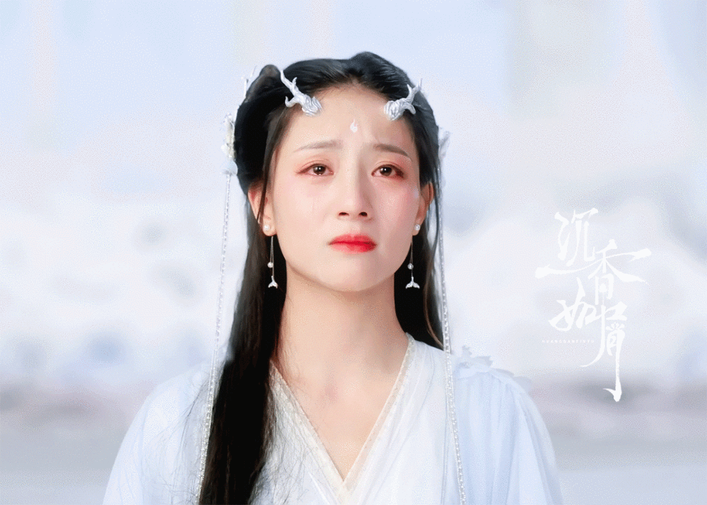 朱丽岚|朝澜 cr:荒诞隐喻