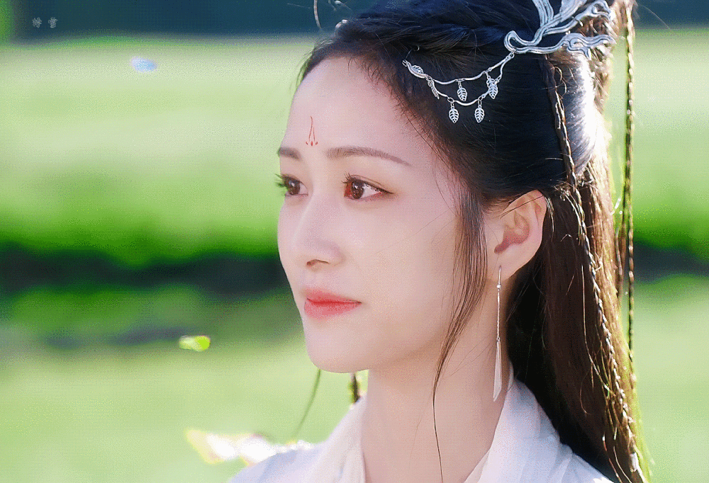 杨肸子 | 琳琅 cr:·悸雪