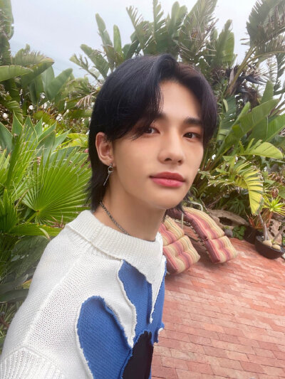 官方Instagram 黄铉辰