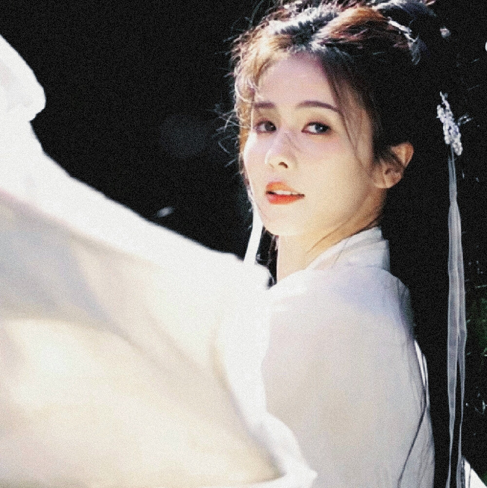  /去年秦淮亭阁楼 一见君来误此生/