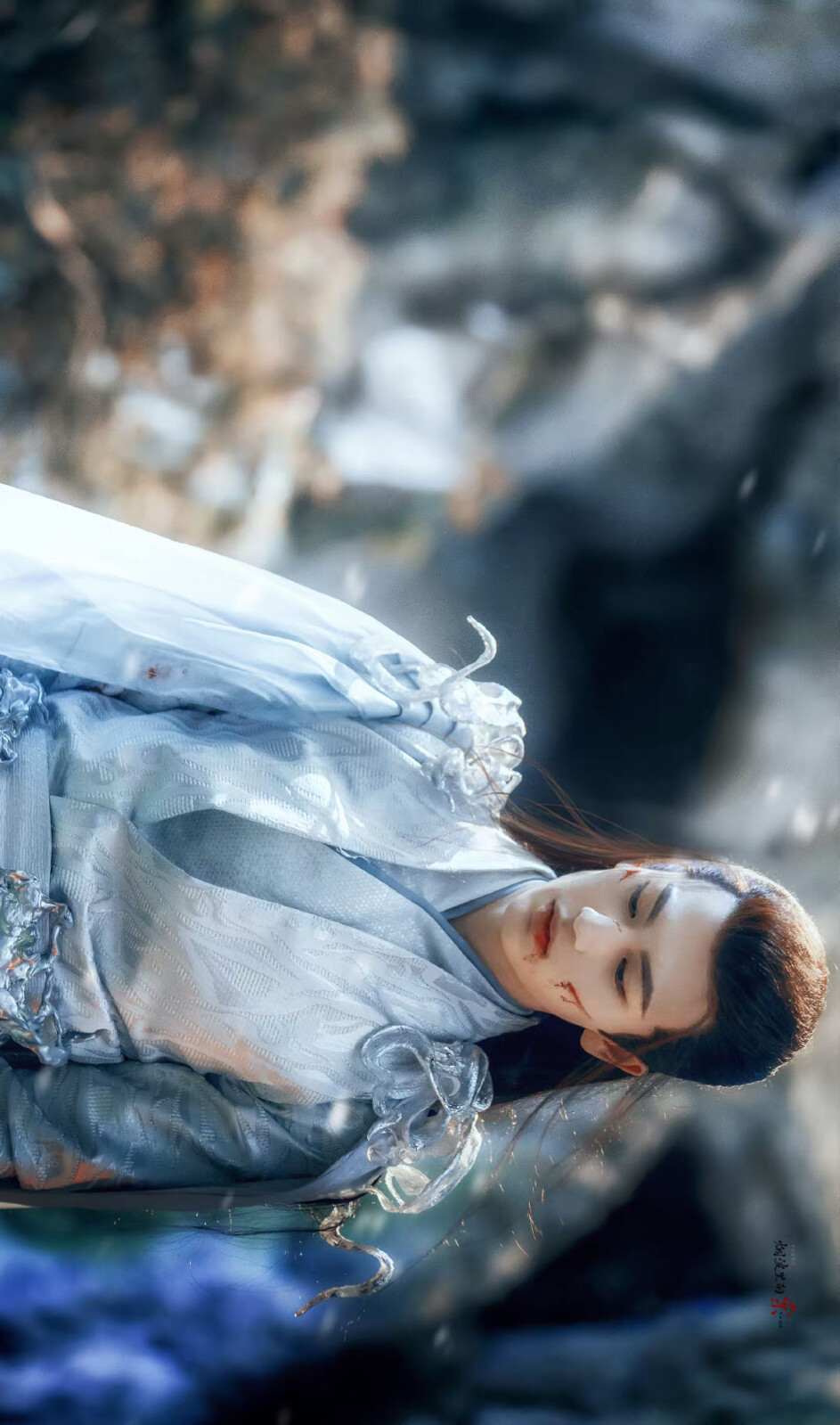 苍兰诀
cr：烟波里的棠