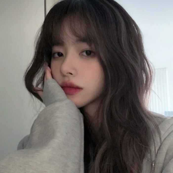 Buy yourself flowers to grow up with yourself 给自己买花陪自己长大.