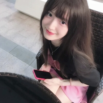 Buy yourself flowers to grow up with yourself 给自己买花陪自己长大.