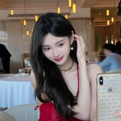 Buy yourself flowers to grow up with yourself 给自己买花陪自己长大.