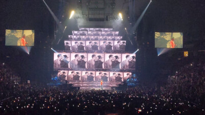 Justin Bieber
justice演唱会！