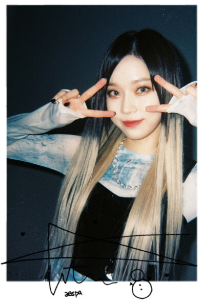 金玟庭 自制 拍立得风