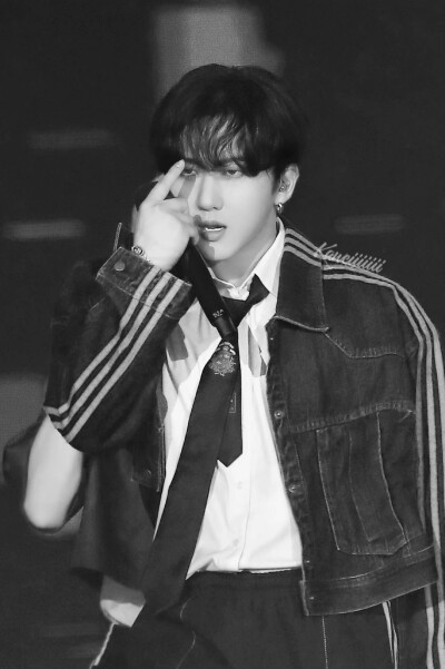 CHANGBIN 徐彰彬
©Kaweiiiiii 禁二改禁商用