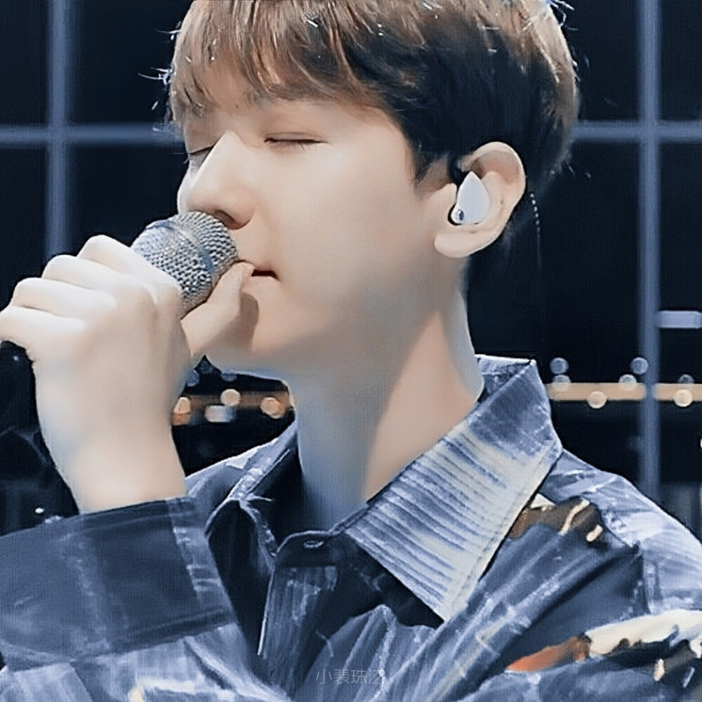 那什塔的月光皎洁，可我只想要满园玫瑰香。
边伯贤 原截宋玥珉 背景图林燃©小裴珠泫