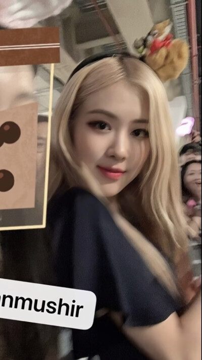 rosé朴彩英 blackpink
