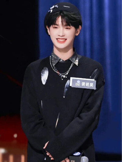 世界对我的少年温柔点（侵删）