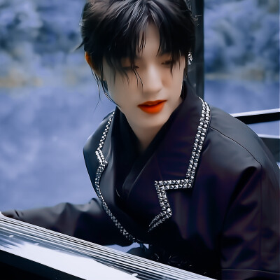 张泽禹/Jian Yu Jiang Hu
原截@余鹤岁