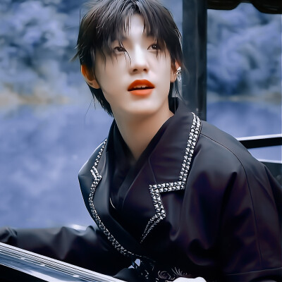 张泽禹/Jian Yu Jiang Hu
原截@余鹤岁