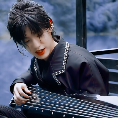 张泽禹/Jian Yu Jiang Hu
原截@余鹤岁