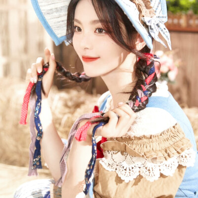 杨超越套图可二改 8张
最后一张是格式排版
收藏点赞（文明爱堆糖）