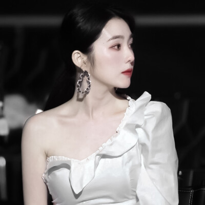 White Swan（*白天鹅）
RedVelvet-Irene