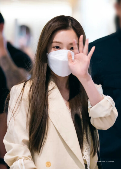 IRENE 裴珠泫
©Baeterhalf329 禁二改禁商用