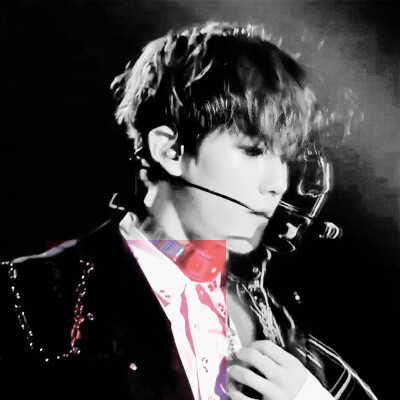 那天的机械心脏始终没亮，我的心动代码不该被埋没。
-边伯贤