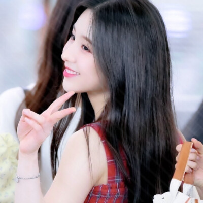 ˡᵒᵛᵉ ᵐᵉ ʳⁱᵍʰᵗ.
©iceyose_