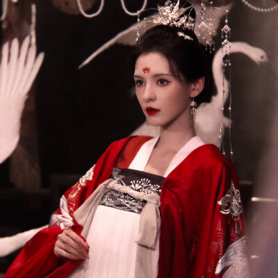 *少女没有乌托邦
-张予曦