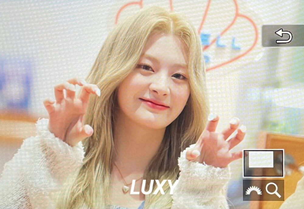 SEEUN 尹势银
©Luxy_0614 禁二改禁商用