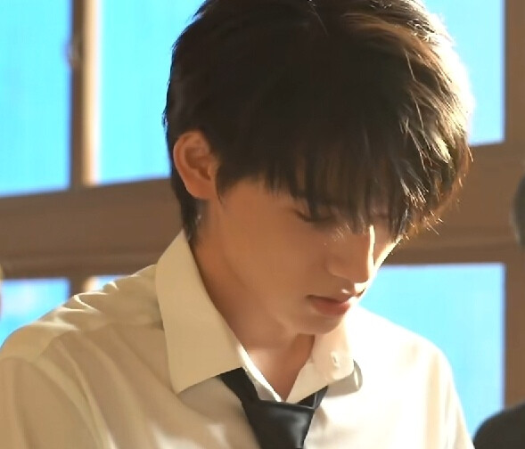 宋亚轩
哭泣的游戏
被光偏爱的少年