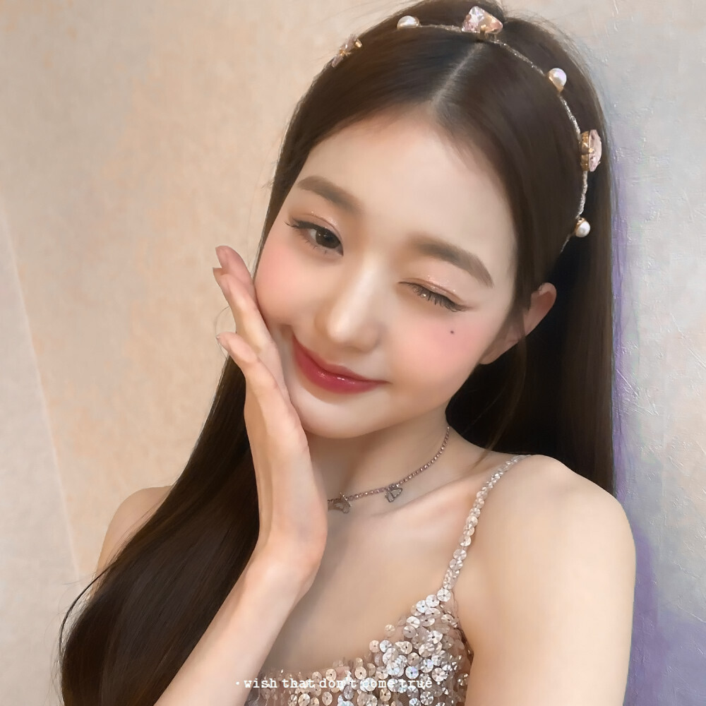 ▸ 「教科书式自拍 / 看镜头啦 」 ʕ·͡ˑ·ཻʔ