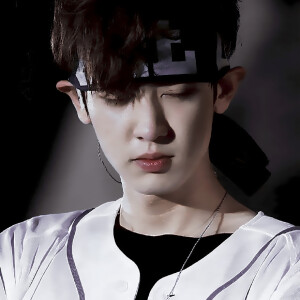 The world suddenly late, mountains and rivers have autumn .