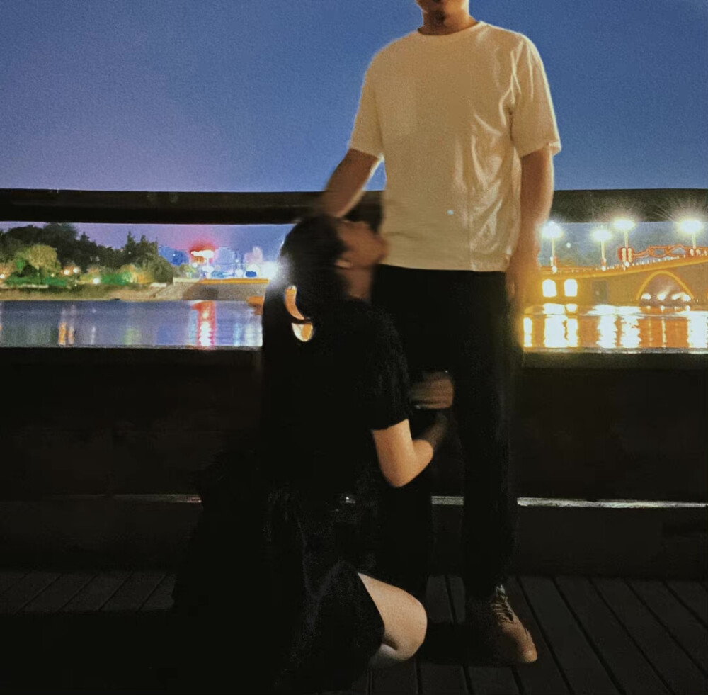 夜幕降临时我会变成你的小狗