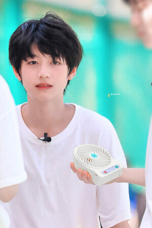 朱志鑫
TF家族运动会