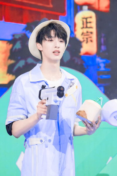 · 贺峻霖 严浩翔 