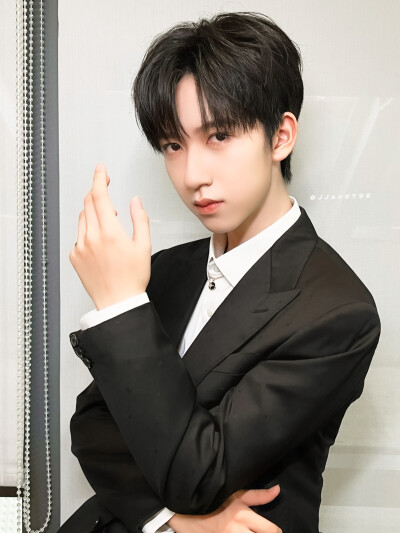 · 贺峻霖 严浩翔 