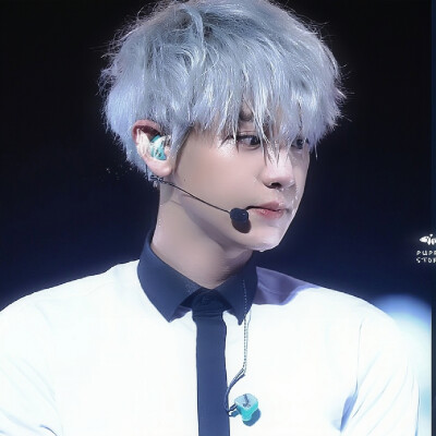 我遇见你，我记得你，这座城市天生就适合恋爱，你天生就适合我的灵魂，你是我的烈火文明。
*朴灿烈 边伯贤（原站puppystore_1992）