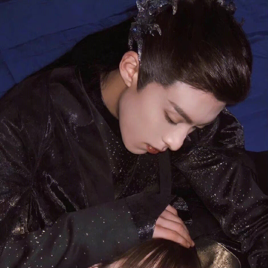 棣欣引力情侣头像 太甜了!