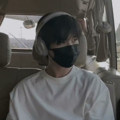 “感情也非常重要 但我不会一味的被个人感情牵着走”