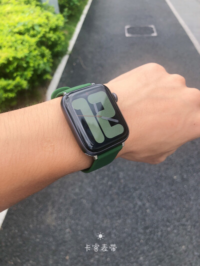 戴一戴绿色iwatch ，让applewatch更好看的表带